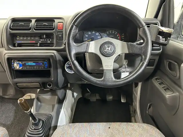 スズキ ジムニー XC 愛媛県 2001(平13)年 16万km スペリアホワイト ・オーディオ（ＣＤ・ＢＴ・ＵＳＢ・ＡＵＸ）/・４ＷＤ・２ＷＤ切り替え　/・ターボ/・5MT
