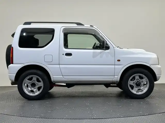 スズキ ジムニー XC 愛媛県 2001(平13)年 16万km スペリアホワイト ・オーディオ（ＣＤ・ＢＴ・ＵＳＢ・ＡＵＸ）/・４ＷＤ・２ＷＤ切り替え　/・ターボ/・5MT