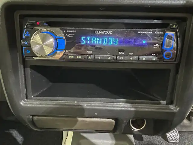スズキ ジムニー XC 愛媛県 2001(平13)年 16万km スペリアホワイト ・オーディオ（ＣＤ・ＢＴ・ＵＳＢ・ＡＵＸ）/・４ＷＤ・２ＷＤ切り替え　/・ターボ/・5MT