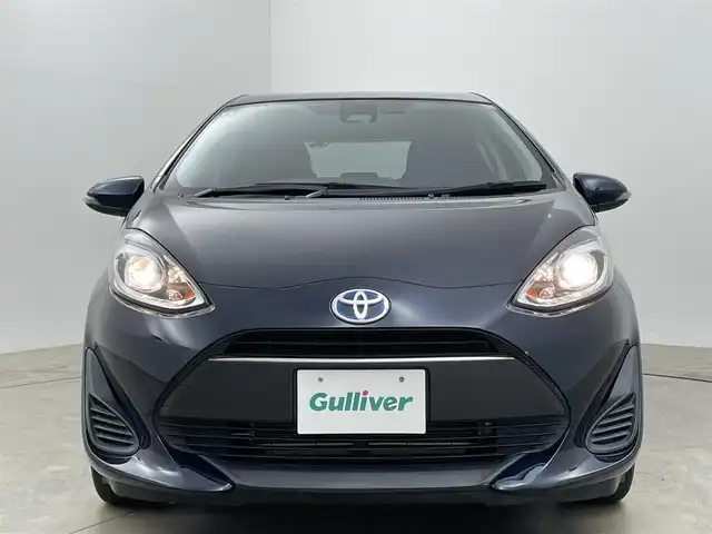 トヨタ アクア G 岡山県 2017(平29)年 5.6万km ブラッキッシュアゲハガラスフレーク 純正SDナビ（NSZT-W66T）/（CD/DVD/Bluetooth/フルセグ）/衝突軽減ブレーキ/バックカメラ/クルーズコントロール/オートハイビーム/プッシュスタート/アイドリングストップ/レーンキープアシスト/フロアマット/オートライト/ドアバイザー/ISOFIX/ステアリングスイッチ/チルトステアリング/シートリフター/ウインカーミラー/スマートキー×2/取扱説明書
