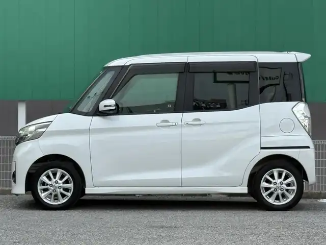 日産 デイズ ルークス HWS X Vセレ +SeftyⅡ 千葉県 2015(平27)年 8.1万km ホワイトパール SDナビ 型式　NX614/インテリジェントエマージェンシーブレーキ/バックビューモニター/片側パワースライドドア/電動格納ミラー/オートライト/横滑り防止装置/純正アルミホイール/ドアバイザー/スマートキー/プッシュエンジンスタート