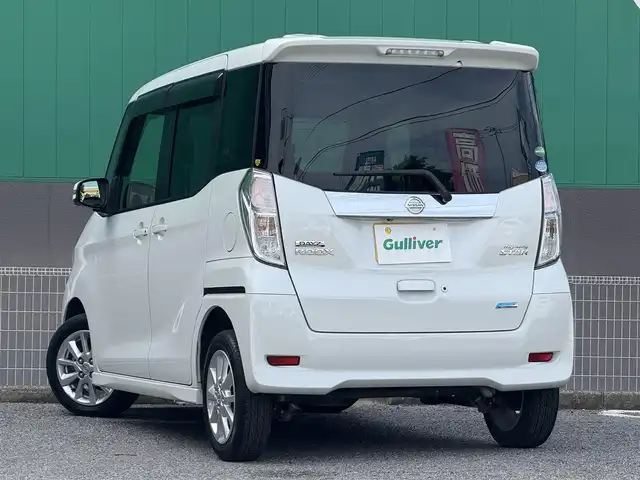 日産 デイズ ルークス HWS X Vセレ +SeftyⅡ 千葉県 2015(平27)年 8.1万km ホワイトパール SDナビ 型式　NX614/インテリジェントエマージェンシーブレーキ/バックビューモニター/片側パワースライドドア/電動格納ミラー/オートライト/横滑り防止装置/純正アルミホイール/ドアバイザー/スマートキー/プッシュエンジンスタート
