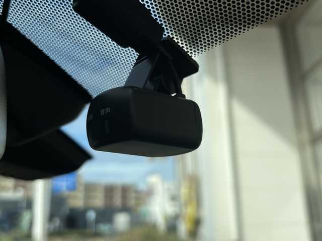 日産 エクストレイル 20Xi 静岡県 2020(令2)年 6.3万km ブリリアントホワイトパール プロパイロット/・バックカメラ/・フロントカメラ/・サイドカメラ/・プリクラッシュ/・オートホールド/・クリアランスソナー/純正9インチナビ/・フルセグTV/・FM/・AM/・AUX/・HDMI/・DVD/主要装備/・ドアバイザー/・フォグランプ/・LEDライト/・デジタルインナーミラー/・パワーバックドア/・ステアリングリモコン/・電動格納ミラー/・シートヒーター/・純正アルミホイール/・ワンオーナー/・フリップダウンモニター/・ETC/・ドライブレコーダー前後/・オートライト/・純正フロアマット