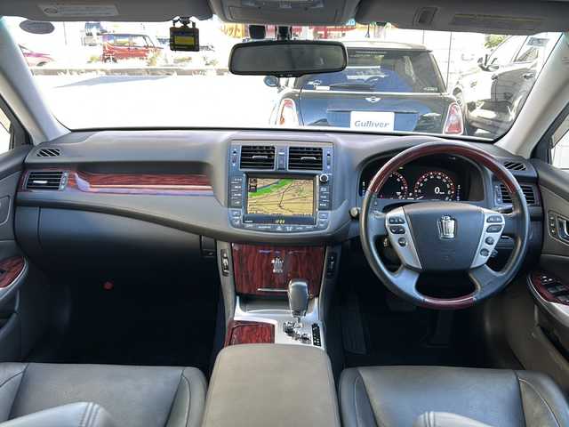 トヨタ クラウン ハイブリッド Gパッケージ 埼玉県 2010(平22)年 10.4万km ホワイトパールクリスタルシャイン 純正ナビ/AM/FM/CD/DVD/SD/TV/USB/HDD/1オーナー/ETC/前後ドラレコ/全席パワーシート/シートヒーター、クーラーD、N席/後席サンシェード/社外ウェルカムライト/追従クルコン/電動サンシェード（リア）/電格ミラー/衝突軽減B/ステアリングカバー/オートライト/保証書/取説