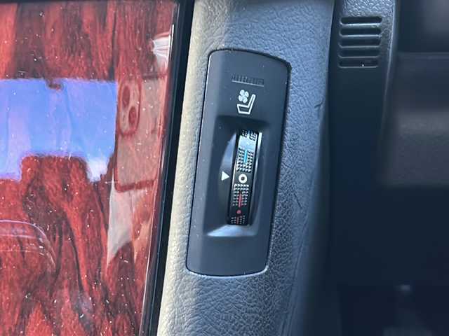 トヨタ クラウン ハイブリッド Gパッケージ 埼玉県 2010(平22)年 10.4万km ホワイトパールクリスタルシャイン 純正ナビ/AM/FM/CD/DVD/SD/TV/USB/HDD/1オーナー/ETC/前後ドラレコ/全席パワーシート/シートヒーター、クーラーD、N席/後席サンシェード/社外ウェルカムライト/追従クルコン/電動サンシェード（リア）/電格ミラー/衝突軽減B/ステアリングカバー/オートライト/保証書/取説