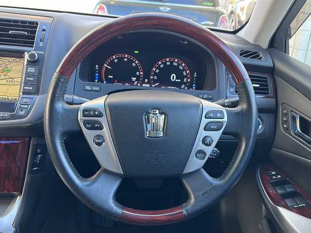 トヨタ クラウン ハイブリッド Gパッケージ 埼玉県 2010(平22)年 10.4万km ホワイトパールクリスタルシャイン 純正ナビ/AM/FM/CD/DVD/SD/TV/USB/HDD/1オーナー/ETC/前後ドラレコ/全席パワーシート/シートヒーター、クーラーD、N席/後席サンシェード/社外ウェルカムライト/追従クルコン/電動サンシェード（リア）/電格ミラー/衝突軽減B/ステアリングカバー/オートライト/保証書/取説