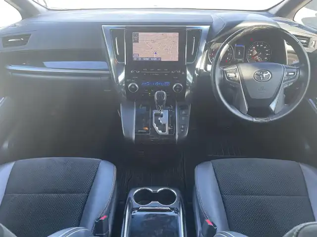 トヨタ アルファード S タイプゴールド 静岡県 2021(令3)年 4.3万km ホワイトパールクリスタルシャイン 純正9インチディスプレイオーディオナビ　/・フルセグＴＶ　/・Ｂｌｕｅｔｏｏｔｈ接続　/・ＤＶＤ再生　/・USB入力端子/純正フリップダウンモニター　/トヨタセーフティセンス　/両側パワースライドドア　/レーダークルーズコントロール/プリクラッシュセーフティ　/レーンキープアシスト/横滑り防止装置/パワーバックドア　/電動パーキングブレーキ/オートブレーキホールド　/プッシュスタート/スマートキー/ドライブレコーダー/ビルトインETC/ＬＥＤオートライト/オートハイビーム/ハーフレザーシート/2列目オットマン/純正18インチアルミホイール/純正フロアマット/取扱説明書/保証書