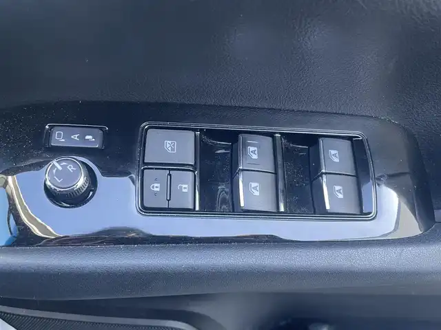 トヨタ アルファード S タイプゴールド 静岡県 2021(令3)年 4.3万km ホワイトパールクリスタルシャイン 純正9インチディスプレイオーディオナビ　/・フルセグＴＶ　/・Ｂｌｕｅｔｏｏｔｈ接続　/・ＤＶＤ再生　/・USB入力端子/純正フリップダウンモニター　/トヨタセーフティセンス　/両側パワースライドドア　/レーダークルーズコントロール/プリクラッシュセーフティ　/レーンキープアシスト/横滑り防止装置/パワーバックドア　/電動パーキングブレーキ/オートブレーキホールド　/プッシュスタート/スマートキー/ドライブレコーダー/ビルトインETC/ＬＥＤオートライト/オートハイビーム/ハーフレザーシート/2列目オットマン/純正18インチアルミホイール/純正フロアマット/取扱説明書/保証書