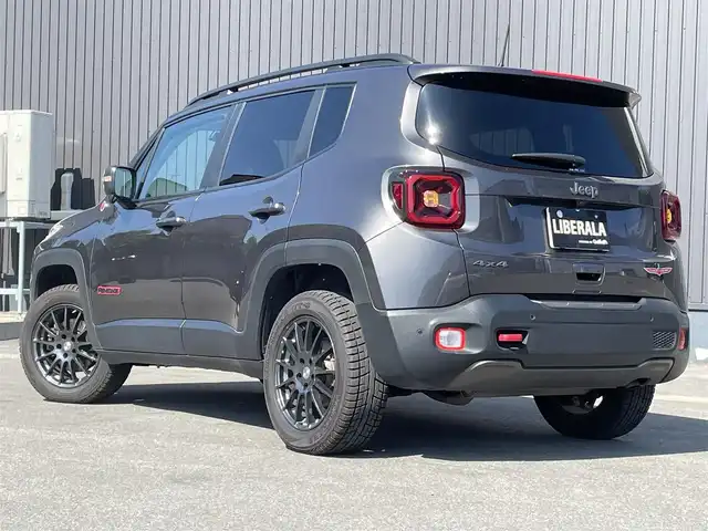 クライスラー・ジープ ジープ レネゲード トレイルホーク 青森県 2020(令2)年 5.4万km グラニトクリスタル ワンオーナー/４WD/純正ナビ/（Bt/USB/AUX/AM/FM)/レーンキープアシスト/社外ドライブレコーダー/バックカメラ/LEDヘッドライト/クルーズコントロール/ブラインドスポット/雨滴感知オートワイパー/コーナーセンサー/AAC/ETC/夏タイヤ積み込み（純正アルミホイール）