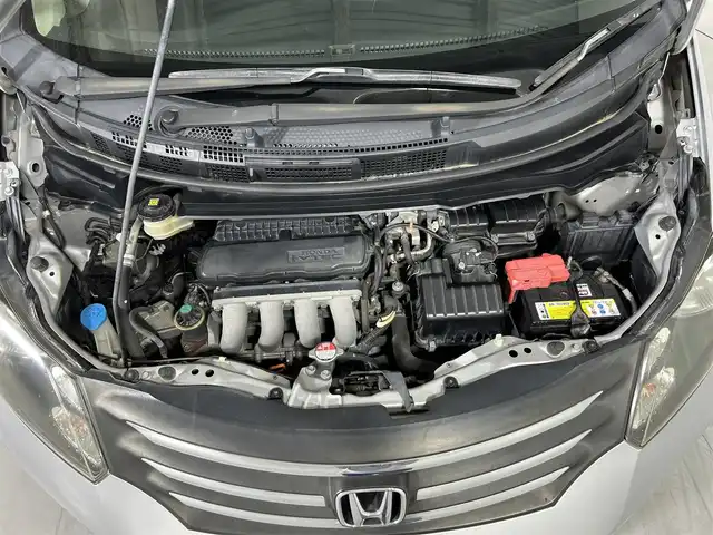 ホンダ フリード G ジャストセレクション 佐賀県 2010(平22)年 11.8万km アラバスターシルバーメタリック 純正7型ナビ/（ＡＭ/ＦＭ/CD/DVD/Bluetooth/フルセグTV）/バックカメラ/ドライブレコーダー/両側パワースライドドア/ETC/オートエアコン/HIDヘッドライト/盗難防止装置/横滑り防止装置/オートライト/オートマチックハイビーム/スマートキー/スペアキー有/プッシュスタート/USB入力端子/純正フロアマット/電動格納ミラー/ドアバイザー