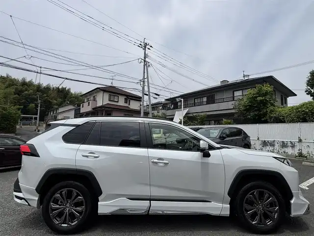 トヨタ ＲＡＶ４ X 熊本県 2024(令6)年 0.5万km プラチナホワイトパールマイカ ワンオーナー/モデリスタフルエアロ/ルーフレール/純正ディスプレイオーディオ(ナビ機能付き)/【フルセグTV/Bluetooth/USB】/衝突被害軽減システム/レーダークルーズコントロール/レーンキープアシスト/車両接近通報装置/コーナーセンサー/純正18インチアルミホイール/オートLEDライト/オートマチックハイビーム/ビルトインETC2.0/横滑り防止装置/盗難防止装置/純正フロアマット/ダブル＋サイドエアバック/プッシュスタート/スマートキー/スペアキー/取扱説明書/保証書