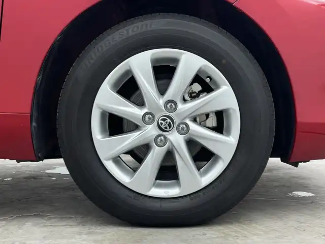 トヨタ アクア Z 三重県 2023(令5)年 1万km エモーショナルレッドⅡ 禁煙車/純正10.5インチディスプレイオーディオ/・USB/Bluetooth/AM/FM/AppleCarPray/AndroidAuto/パノラミックビューモニター/トヨタセーフティセンス/・ブラインドスポットモニター/・レーンディパーチャーアラート/・プリクラッシュセーフティ/・クリアランスソナー/・ロードサインアシスト/・パーキングサポートブレーキ/・リアクロストラフィックアラート/レーダークルーズコントロール/純正ビルトインETC/AC100V/オートライト/オートマチックハイビーム/ステアリングスイッチ/プッシュスタート/ウィンカーミラー/電動格納ミラー/純正フロアマット/純正15インチアルミホイール