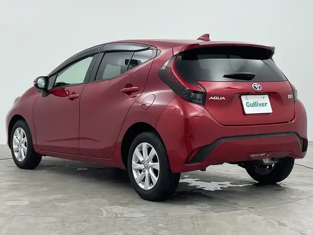 トヨタ アクア Z 三重県 2023(令5)年 1万km エモーショナルレッドⅡ 禁煙車/純正10.5インチディスプレイオーディオ/・USB/Bluetooth/AM/FM/AppleCarPray/AndroidAuto/パノラミックビューモニター/トヨタセーフティセンス/・ブラインドスポットモニター/・レーンディパーチャーアラート/・プリクラッシュセーフティ/・クリアランスソナー/・ロードサインアシスト/・パーキングサポートブレーキ/・リアクロストラフィックアラート/レーダークルーズコントロール/純正ビルトインETC/AC100V/オートライト/オートマチックハイビーム/ステアリングスイッチ/プッシュスタート/ウィンカーミラー/電動格納ミラー/純正フロアマット/純正15インチアルミホイール
