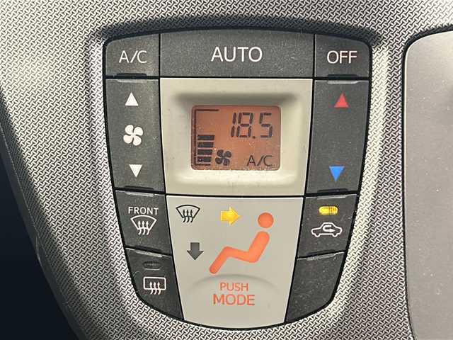 ダイハツ ムーヴ カスタム X LTD SA 岐阜県 2013(平25)年 9.2万km ブラックマイカメタリック 衝突被害軽減システム/純正SDナビ/バックカメラ/ETC/アイドリングストップ/電動格納ミラー/スマートキー/革巻きステアリング/LEDヘッドライト/オートライト/テレビ/CD/USB入力端子/AUX/純正14インチアルミ/純正フロアマット/盗難防止システム