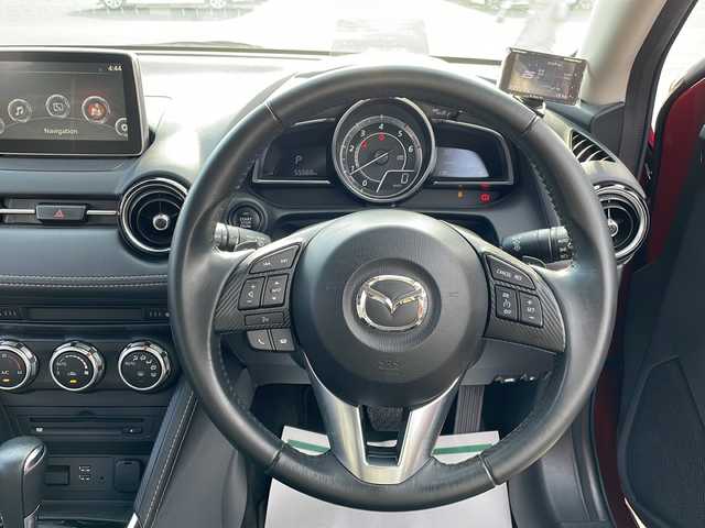 マツダ デミオ XD ブラックレザーリミテッド 岩手県 2016(平28)年 5.6万km ソウルレッドプレミアムメタリック 純正SDナビ/AM/FM/CD/DVD/Bluetooth/フルセグTV/バックカメラ/純正ETC/前後ドライブレコーダー/クルーズコントロール/レーンキープアシスト/横滑り防止装置/アイドリングストップ/シートヒーター/オートライト/HIDヘッドライト/フォグランプ/スマートキー/プッシュスタート/電動格納ミラー/純正16インチAW/純正フロアマット/純正ドアバイザー/保証書/取扱説明書