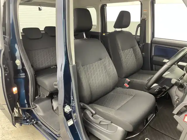 トヨタ ルーミー カスタムG－T 三重県 2019(平31)年 5.2万km レーザーブルークリスタルシャイン 禁煙車/純正ナビ（NSZT-Y68T）/・フルセグ・Bluetooth・CD・DVD・SD/バックカメラ/両側パワースライドドア/ルーフキャリア/クルーズコントロール/衝突軽減/前後ドライブレコーダー/アイドリングストップ/オートハイビーム/クリアランスソナー/ETC