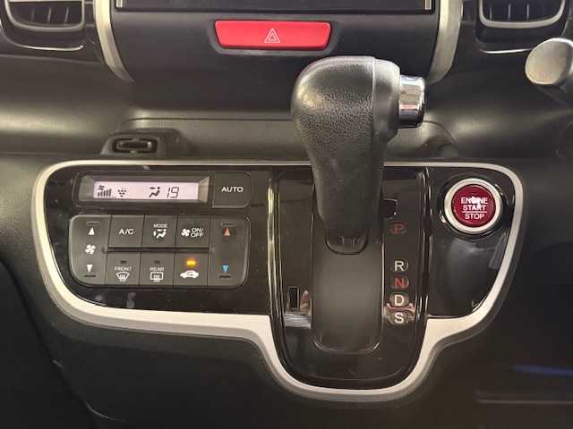 ホンダ Ｎ ＢＯＸ カスタム G ターボSSパッケージ 大阪府 2014(平26)年 11.5万km スマートブラック /ワンオーナー/ターボ//エンジンスタートボタン//純正ディーラーSDナビ/VXM-155VFi//Bluetooth/CD/DVD/iPod/AUX//バックカメラ/フルセグテレビ//クルーズコントロール//両側パワースライドドア//ETC//純正15インチアルミホイール//ドアバイザー//純正フロアマット//プラズマクラスター