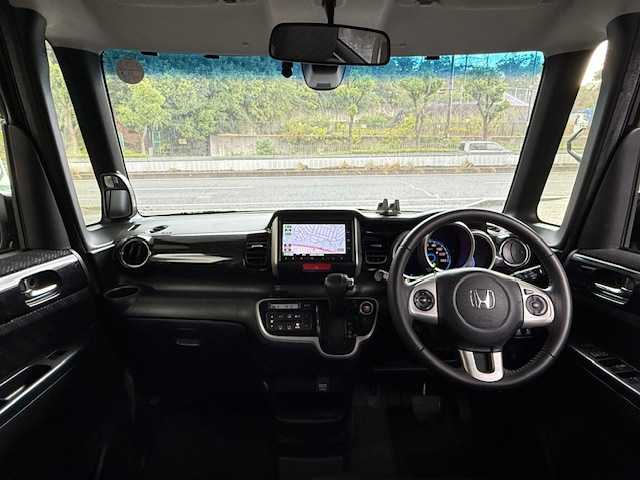 ホンダ Ｎ ＢＯＸ カスタム G ターボSSパッケージ 大阪府 2014(平26)年 11.5万km スマートブラック /ワンオーナー/ターボ//エンジンスタートボタン//純正ディーラーSDナビ/VXM-155VFi//Bluetooth/CD/DVD/iPod/AUX//バックカメラ/フルセグテレビ//クルーズコントロール//両側パワースライドドア//ETC//純正15インチアルミホイール//ドアバイザー//純正フロアマット//プラズマクラスター