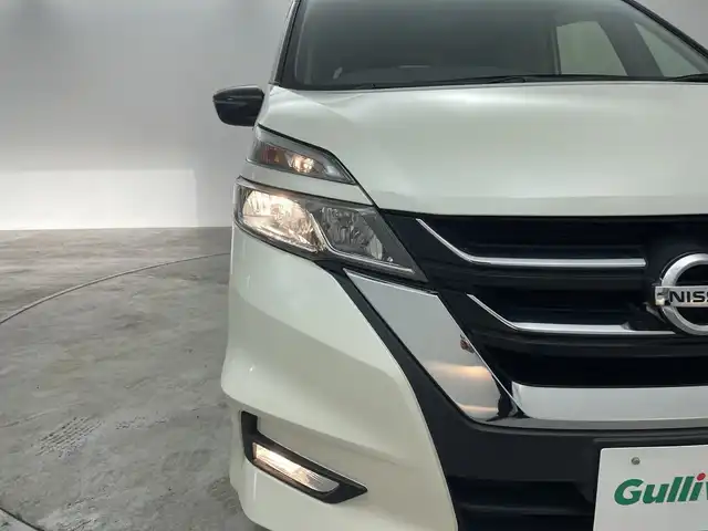 日産 セレナ ハイウェイスター 群馬県 2017(平29)年 7.4万km ブリリアントホワイトパール 2トーン 純正９型ナビ　純正１１型後席モニター　バックカメラ　衝突被害軽減ブレーキ　車線逸脱警報　両側パワースライドドア　クルーズコントロール　オートライト　純正アルミホイール１６インチ　ＥＴＣ　禁煙車