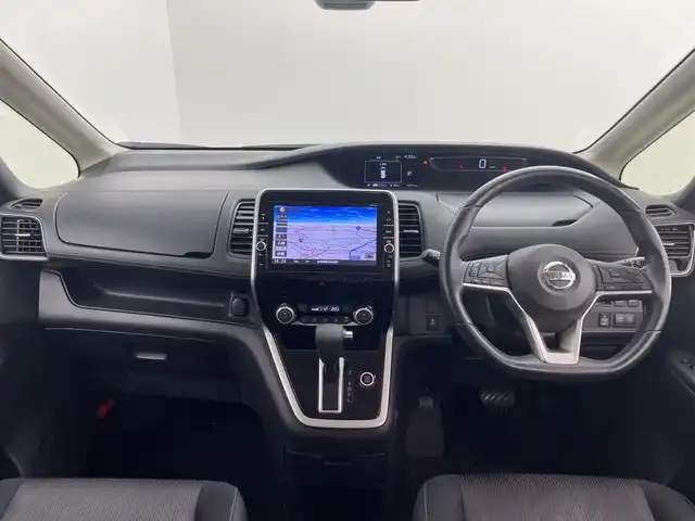 日産 セレナ ハイウェイスター 群馬県 2017(平29)年 7.4万km ブリリアントホワイトパール 2トーン 純正９型ナビ　純正１１型後席モニター　バックカメラ　衝突被害軽減ブレーキ　車線逸脱警報　両側パワースライドドア　クルーズコントロール　オートライト　純正アルミホイール１６インチ　ＥＴＣ　禁煙車