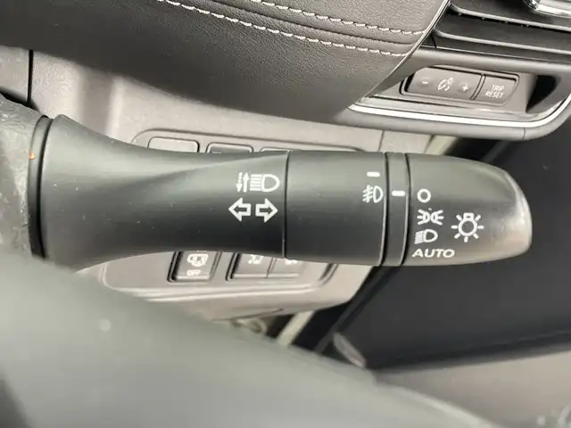 日産 セレナ ハイウェイスター 群馬県 2017(平29)年 7.4万km ブリリアントホワイトパール 2トーン 純正９型ナビ　純正１１型後席モニター　バックカメラ　衝突被害軽減ブレーキ　車線逸脱警報　両側パワースライドドア　クルーズコントロール　オートライト　純正アルミホイール１６インチ　ＥＴＣ　禁煙車