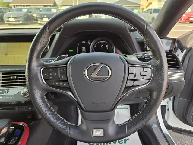 レクサス ＬＳ 500h Fスポーツ 鹿児島県 2017(平29)年 3.4万km ホワイトノーヴァガラスフレーク ムーンルーフ　/レーダークルーズコントロール　/Ｆスポーツ専用アルミホイール（２０インチ）　/全席シートヒーター　/Ｄ＋Ｎ席ベンチレーション　/ステアリングヒーター　/パノラミックビューモニター/ヘッドアップディスプレイ/TVキャンセラー/赤レザーシート/純正SDナビ/Bluetoothオーディオ/フルセグテレビ/前後コーナーセンサー/横滑り防止装置/レーンキープアシスト/カーテンエアバッグ/エアバッグ(W+サイド)