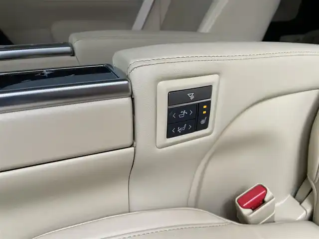 トヨタ アルファードハイブリット G Fパッケージ 埼玉県 2019(令1)年 15.1万km ラグジュアリーホワイトパールクリスタルシャインガラスフレーク /ワンオーナー//4WD//純10.5型メモリナビ//フルセグTV//バックカメラ//フリップダウンモニター//CD/DVD/Bluetooth//ベージュレザーシート//前2席パワーシート&エアシート//前2席&2列目シートヒーター//両側パワースライドドア//パワーバックドア//アダプティブクルーズコントロール//ビルトインETC2.0//スマートキーx2//LEDヘッドライト//デジタルインナーミラー//助手席&2列目オットマン//ステアリングヒーター//PCS 衝突軽減ブレーキ//LTA 車線逸脱抑制機能//ブラインドスポットモニター//パーキングサポートブレーキ//ロードサインアシスト//クリアランスソナー//W.サイド.カーテン.ニーエアバッグ//ABS/横滑り防止装置//コンビステアリング//オートライト/オートハイビーム//ドライブレコーダー(SDカード欠)//前後フォグランプ//プライバシーガラス//ドアバイザー//純正17インチAW//新車時保証書//取扱説明書//ナビ取説