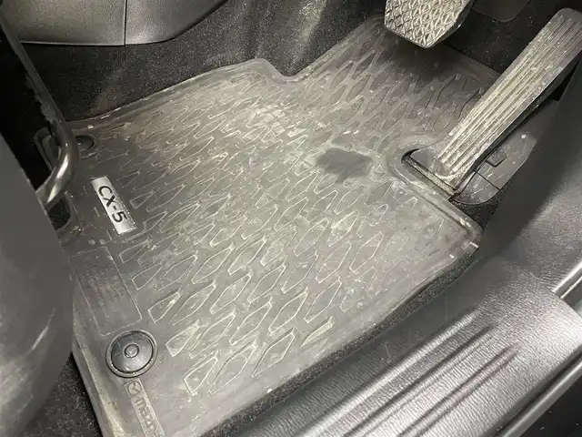 マツダ ＣＸ－５ 20S スマートエディション 茨城県 2022(令4)年 2.4万km ジェットブラックマイカ ●純正ナビ/●BT接続，フルセグTV/●全周囲カメラ/●BSM/●クルーズコントロール/●パワーステアリング/●パワーウィンドウ/●エアコン/●キーレス/●ABS/●運転席＋助手席エアバッグ/●サイドエアバッグ/●カーテンエアバッグ/●バックカメラ/●LED ライト/●ETC/●スマートキー/●プッシュスタート/●盗難防止装置/●オートライト/●横滑り防止装置/●衝突被害軽減ブレーキ/●衝突安全ボディ/●アイドリングストップ/●障害物センサー