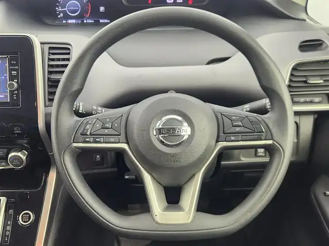 日産 セレナ X Vセレクション 愛知県 2018(平30)年 9.9万km ブリリアントシルバー 純正ナビ/（CD/DVD/BT/フルセグ）/社外フリップダウンモニター/全方位カメラ/ETC/ドラレコ/クルーズコントロール/ステアスイッチ/両側パワースライドドア/ロールサンシェード/オートライト/LEDヘッドライト/純正フロアマット/社外アルミホイール/スマートキー/プッシュスタート