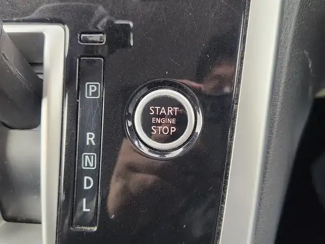 日産 セレナ X Vセレクション 愛知県 2018(平30)年 9.9万km ブリリアントシルバー 純正ナビ/（CD/DVD/BT/フルセグ）/社外フリップダウンモニター/全方位カメラ/ETC/ドラレコ/クルーズコントロール/ステアスイッチ/両側パワースライドドア/ロールサンシェード/オートライト/LEDヘッドライト/純正フロアマット/社外アルミホイール/スマートキー/プッシュスタート