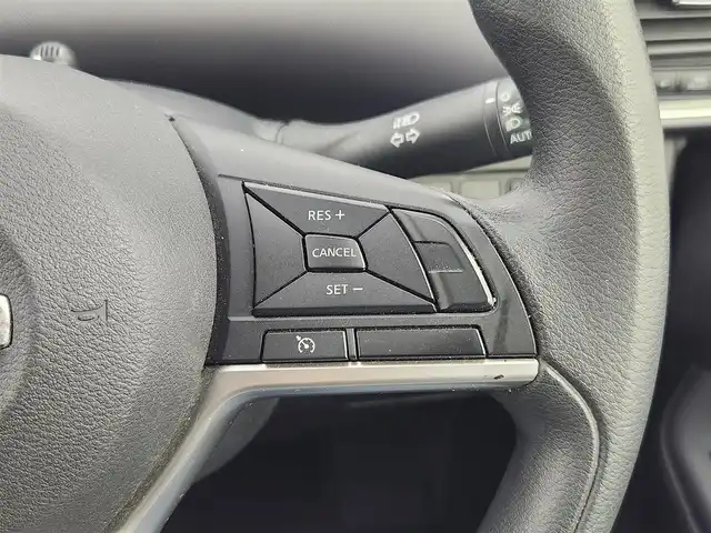 日産 セレナ X Vセレクション 愛知県 2018(平30)年 9.9万km ブリリアントシルバー 純正ナビ/（CD/DVD/BT/フルセグ）/社外フリップダウンモニター/全方位カメラ/ETC/ドラレコ/クルーズコントロール/ステアスイッチ/両側パワースライドドア/ロールサンシェード/オートライト/LEDヘッドライト/純正フロアマット/社外アルミホイール/スマートキー/プッシュスタート