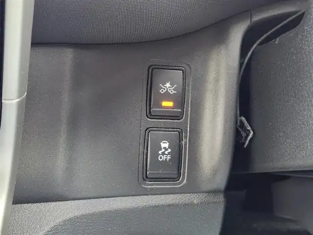 日産 セレナ X Vセレクション 愛知県 2018(平30)年 9.9万km ブリリアントシルバー 純正ナビ/（CD/DVD/BT/フルセグ）/社外フリップダウンモニター/全方位カメラ/ETC/ドラレコ/クルーズコントロール/ステアスイッチ/両側パワースライドドア/ロールサンシェード/オートライト/LEDヘッドライト/純正フロアマット/社外アルミホイール/スマートキー/プッシュスタート