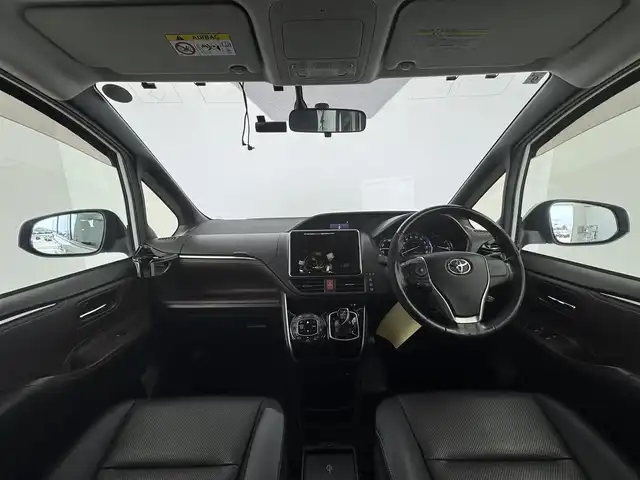 トヨタ エスクァイア ハイブリッド Gi 愛知県 2015(平27)年 10.1万km ホワイトパールクリスタルシャイン 11インチリアエンター　/クルーズコントロール　/両側パワースライドドア　/前席シートヒーター　/電動格納ミラー　/オートライト　/ドライブレコーダー　/ETC　/純正AW　