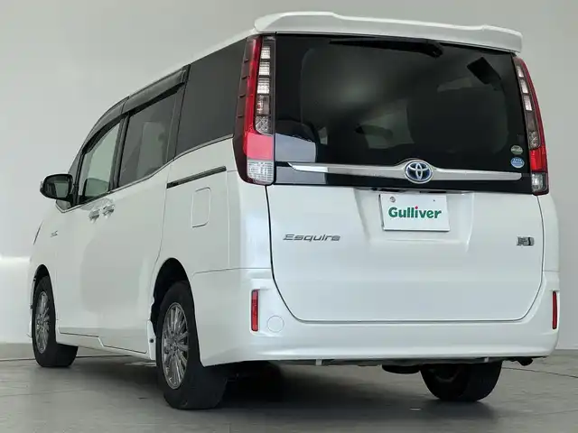 トヨタ エスクァイア ハイブリッド Gi 愛知県 2015(平27)年 10.1万km ホワイトパールクリスタルシャイン 11インチリアエンター　/クルーズコントロール　/両側パワースライドドア　/前席シートヒーター　/電動格納ミラー　/オートライト　/ドライブレコーダー　/ETC　/純正AW　