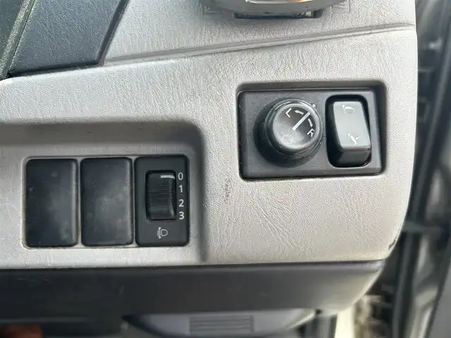日産 ウイングロード Sエアロ 神奈川県 2001(平13)年 16.6万km ダイヤモンドシルバー ・CDプレイヤー/・社外フロアマット/・HIDヘッドライト/・AAC/・パワーステアリング/・パワーウィンドウ