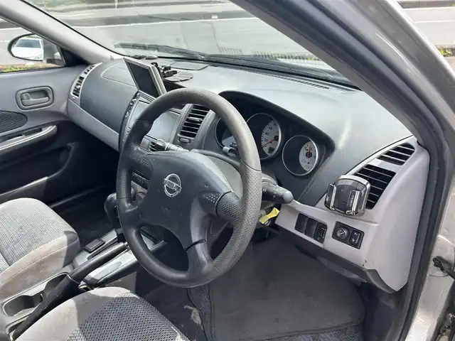 日産 ウイングロード Sエアロ 神奈川県 2001(平13)年 16.6万km ダイヤモンドシルバー ・CDプレイヤー/・社外フロアマット/・HIDヘッドライト/・AAC/・パワーステアリング/・パワーウィンドウ
