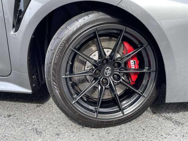 トヨタ ＧＲカローラ RZ 神奈川県 2024(令6)年 0.2万km グレー ワンオーナー/GRリヤスポイラー/カーボンルーフ/BBS製純正18インチAW/GR赤ブレーキキャリパー/JBLスピーカー/HUD/純正10.5インチディスプレイ/純正メモリーナビ・地デジTV/純正USB/BT/Miracast/バックモニター/ビルトインETC2.0/前後ドライブレコーダー/ハーフレザーシート/前席シートヒーター/ステアリングヒーター/トヨタセーフティセンス/レーダークルーズコントロール/PCS/LDA/BSM/RCTA/SEA/RSA/オートハイビーム/コーナーセンサー/寒冷地仕様/プッシュスタート/スマートキー×2/純正フロアマット/保証書・取説あり