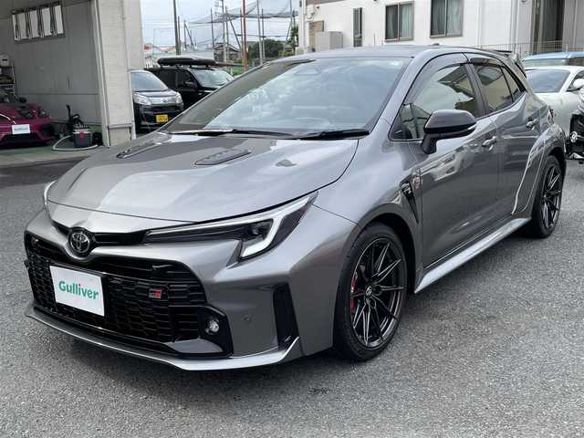 トヨタ ＧＲカローラ RZ 神奈川県 2024(令6)年 0.2万km グレー ワンオーナー/GRリヤスポイラー/カーボンルーフ/BBS製純正18インチAW/GR赤ブレーキキャリパー/JBLスピーカー/HUD/純正10.5インチディスプレイ/純正メモリーナビ・地デジTV/純正USB/BT/Miracast/バックモニター/ビルトインETC2.0/前後ドライブレコーダー/ハーフレザーシート/前席シートヒーター/ステアリングヒーター/トヨタセーフティセンス/レーダークルーズコントロール/PCS/LDA/BSM/RCTA/SEA/RSA/オートハイビーム/コーナーセンサー/寒冷地仕様/プッシュスタート/スマートキー×2/純正フロアマット/保証書・取説あり