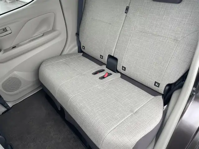 日産 デイズ X 愛媛県 2023(令5)年 0.2万km アッシュブラウンM 純正9インチナビ(Bluetooth)/バックカメラ/フルセグテレビ/ETC/前後ドライブレコーダー/アイドリングストップ/ダウンヒルアシストコントロール/前後コーナーセンサー/オートライト/オートマチックハイビーム/純正フロアマット/純正ドアバイザー/純正アルミホイール/横滑り防止装置/衝突被害軽減システム/スマートキー/プッシュスタート/ABS