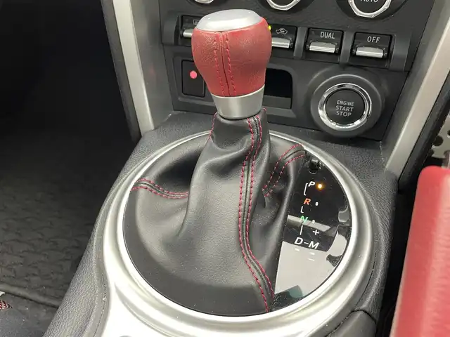 トヨタ ８６ GT 滋賀県 2015(平27)年 4.7万km クリスタルホワイトパール 禁煙車/純正ナビ/ETC/パドルシフト/オートライト/スマートキーｘ２/横滑り防止装置/フォグランプ