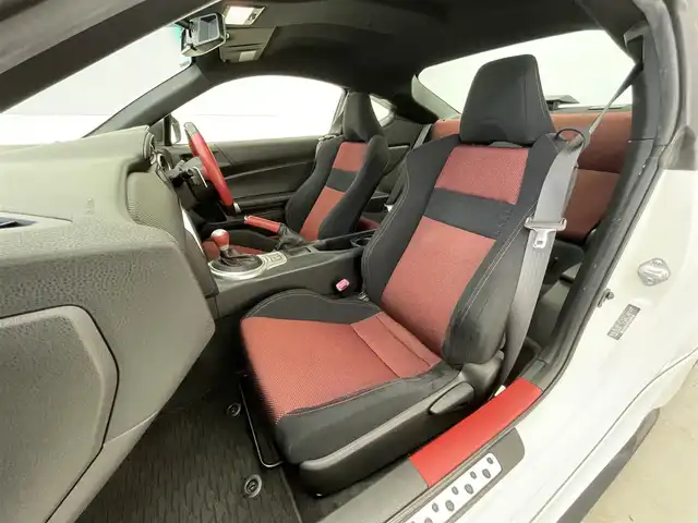 トヨタ ８６ GT 滋賀県 2015(平27)年 4.7万km クリスタルホワイトパール 禁煙車/純正ナビ/ETC/パドルシフト/オートライト/スマートキーｘ２/横滑り防止装置/フォグランプ