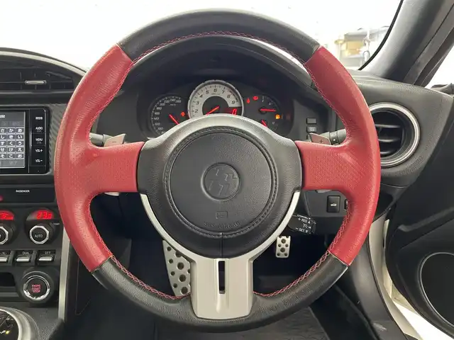 トヨタ ８６ GT 滋賀県 2015(平27)年 4.7万km クリスタルホワイトパール 禁煙車/純正ナビ/ETC/パドルシフト/オートライト/スマートキーｘ２/横滑り防止装置/フォグランプ