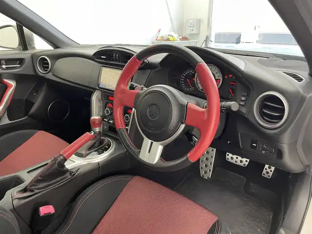 トヨタ ８６ GT 滋賀県 2015(平27)年 4.7万km クリスタルホワイトパール 禁煙車/純正ナビ/ETC/パドルシフト/オートライト/スマートキーｘ２/横滑り防止装置/フォグランプ