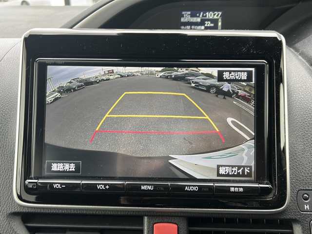 トヨタ ヴォクシー ZS 煌Ⅱ 岐阜県 2016(平28)年 6.5万km ブラック 登録時走行距離：64638km/純正SDナビ/バックカメラ/フルセグテレビ・Bluetooth・CD/両側パワースライドドア/レーンキープアシスト/プリクラッシュセーフティー/前後コーナーセンサー/ヘッドライトウォッシャー/ビルトインETC/LEDヘッドライト/オートライト/オートマチックハイビーム/ドアバイザー/純正フロアマット