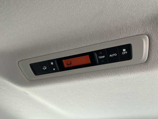 トヨタ ヴォクシー ZS 煌Ⅱ 岐阜県 2016(平28)年 6.5万km ブラック 登録時走行距離：64638km/純正SDナビ/バックカメラ/フルセグテレビ・Bluetooth・CD/両側パワースライドドア/レーンキープアシスト/プリクラッシュセーフティー/前後コーナーセンサー/ヘッドライトウォッシャー/ビルトインETC/LEDヘッドライト/オートライト/オートマチックハイビーム/ドアバイザー/純正フロアマット