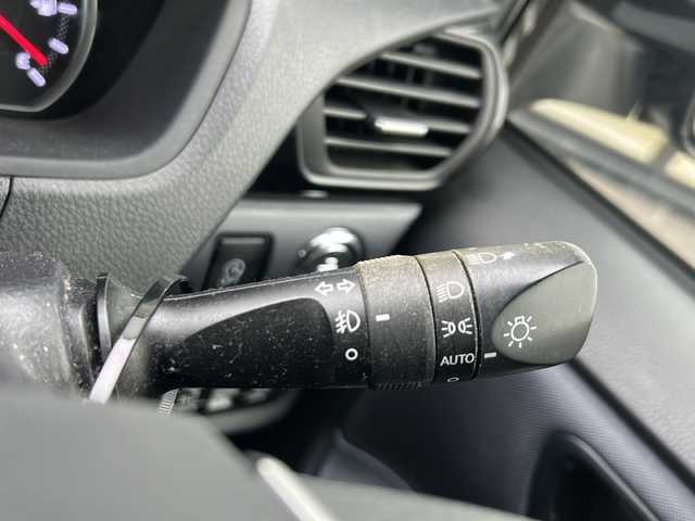 トヨタ ヴォクシー ZS 煌Ⅱ 岐阜県 2016(平28)年 6.5万km ブラック 登録時走行距離：64638km/純正SDナビ/バックカメラ/フルセグテレビ・Bluetooth・CD/両側パワースライドドア/レーンキープアシスト/プリクラッシュセーフティー/前後コーナーセンサー/ヘッドライトウォッシャー/ビルトインETC/LEDヘッドライト/オートライト/オートマチックハイビーム/ドアバイザー/純正フロアマット