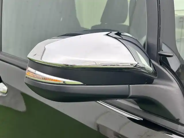 トヨタ ヴォクシー ZS 煌Ⅲ 香川県 2021(令3)年 6.7万km イナズマスパーキングブラックガラスフレーク 登録時走行距離：66749km/トヨタセーフティーセンス/純正10インチナビ/→フルセグTV/→Bluetooth/バックカメラ/ETC/ドライブレコーダー/クルーズコントロール/レーンキープアシスト/プッシュスタート/両側パワースライドドア/LEDヘッドライト/純正16インチアルミホイール/革巻きステアリング/ステアリモコン/ハーフレザーシート/電動格納ウィンカーミラー/スマートキー