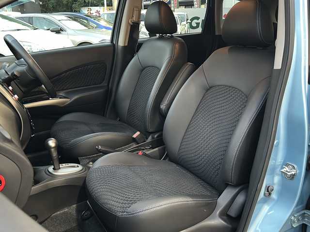 日産 ノート メダリスト 長崎県 2013(平25)年 6.1万km ソニックブルー ディーラーOP/SDナビ【MC313D-W】/・Bluetooth接続/・フルセグTV/・DVD再生/全方位カメラ・バックカメラ/ETC/ハーフレザーシート/D席ひじ置き/アイドリングストップ/ISOFIX/オートライト/革巻きステアリング/ヘッドライトレベライザー