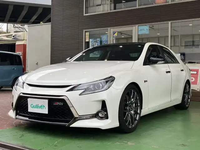 トヨタ マークＸ GRMN 神奈川県 2019(令1)年 1.5万km ホワイトパールクリスタルシャイン ワンオーナー/新車保証書/取扱説明書/カーボンルーフ（メーカーオプション）/純正SDナビ・フルセグTV/CD・DVDビデオ・Bluetooth/バックカメラ/ドライブレコーダー/ビルトインETC2.0/ステアリングスイッチ/GRエンブレムブラックウルトラスエードバケットシート/オートライト/ナノイー付き左右独立温度調整オートエアコン/スマートキー・スペアキー/HIDライト/LEDフォグランプ/ウインカー付きドアミラー/19インチBBS製7本Y字スポークアルミホイール/GRロゴ入りホワイトブレーキキャリパー/4本出しマフラー