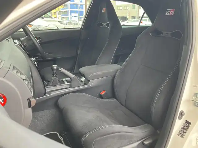 トヨタ マークＸ GRMN 神奈川県 2019(令1)年 1.5万km ホワイトパールクリスタルシャイン ワンオーナー/新車保証書/取扱説明書/カーボンルーフ（メーカーオプション）/純正SDナビ・フルセグTV/CD・DVDビデオ・Bluetooth/バックカメラ/ドライブレコーダー/ビルトインETC2.0/ステアリングスイッチ/GRエンブレムブラックウルトラスエードバケットシート/オートライト/ナノイー付き左右独立温度調整オートエアコン/スマートキー・スペアキー/HIDライト/LEDフォグランプ/ウインカー付きドアミラー/19インチBBS製7本Y字スポークアルミホイール/GRロゴ入りホワイトブレーキキャリパー/4本出しマフラー